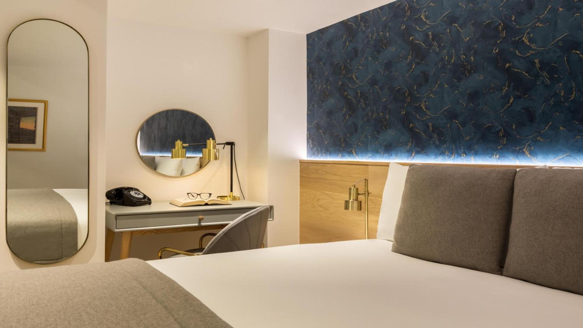 Standard Queen Room with Rainfall Shower - Windowless,1377946658:JPEG